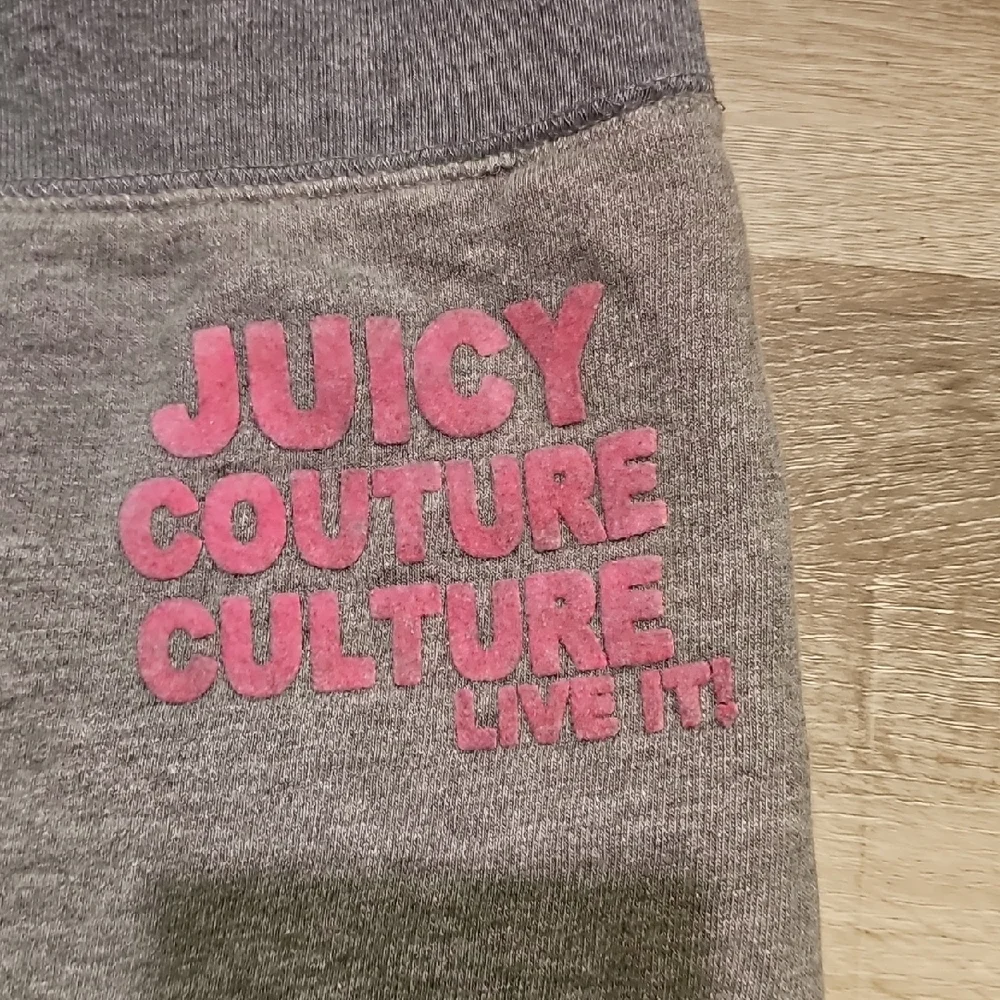 Juicy Couture Gray Sweatpants with Pink Logo - Picture 2 of 9
